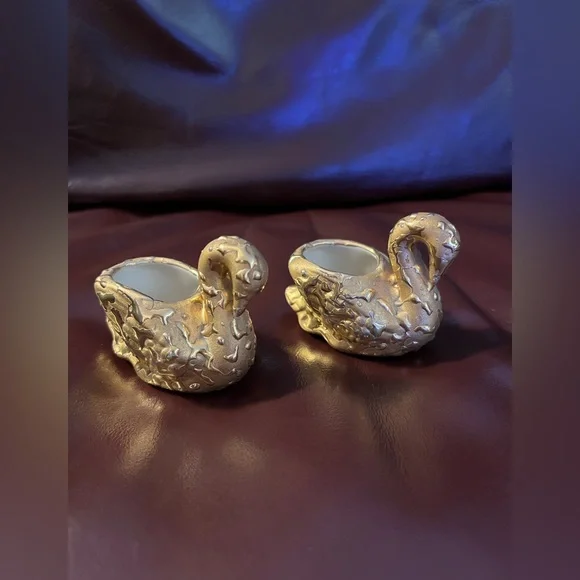 Vintage Set of Decorated 22K bright Gold 2.5” Swans Figurines - Picture 1 of 10